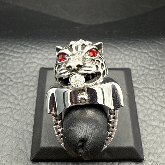 Strada Ring Watch Leopard Cheetah Head Red Crystal Eyes Stretch Band Size 5.5-7 - Picture 3 of 9